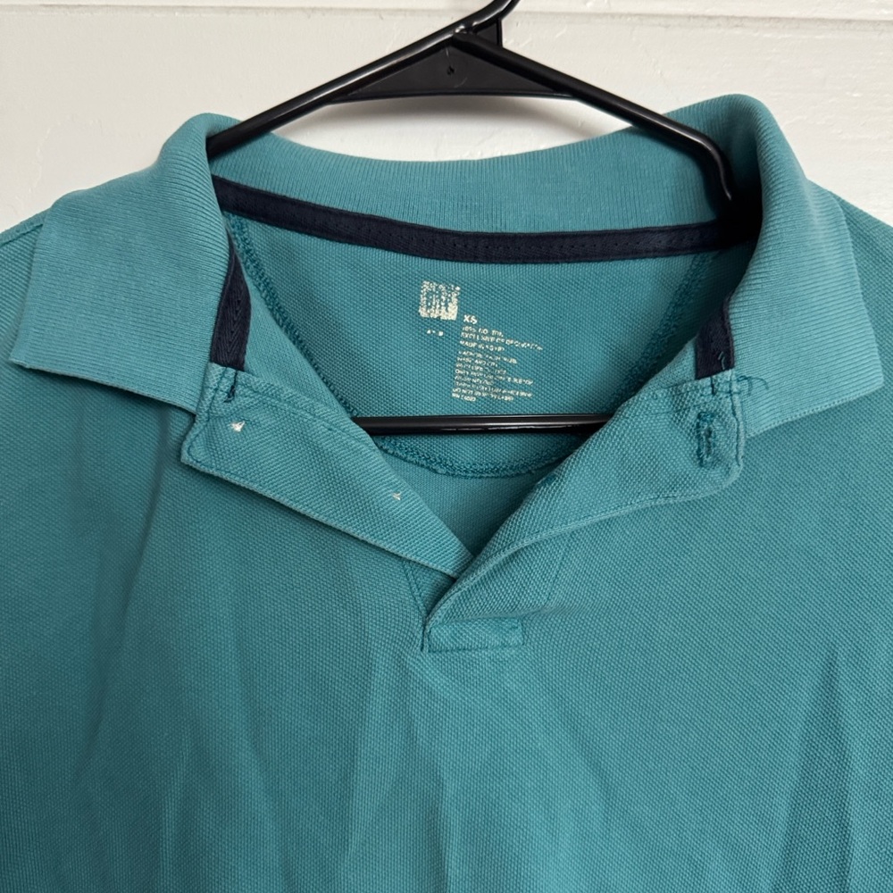 GAP Men's Aqua Polo Shirt - Picture 2 of 2